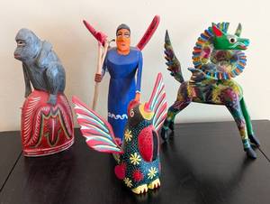 lot 49 image: Colorful Hand Painted Wood Folk Figurines