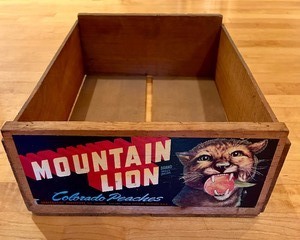lot 82 image: Vintage Mountain Lion Colorado Peaches Wood Crate