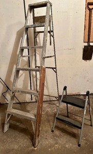 lot 85 image: Ladder and Step Ladder