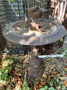 lot 89A image: Vintage Metal Bird Bath