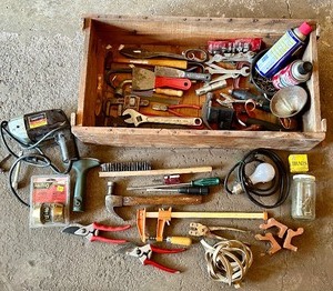 lot 97 image: Variety of Tools and Garage Items in Vintage Crate