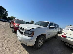 lot 26 image: 2012 Chevrolet Suburban LT - 4X4