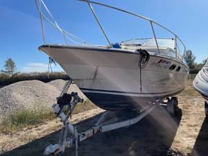 lot 16K image: 1983 Bayliner Marine Corp