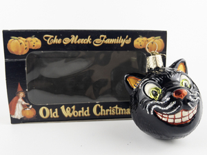 lot 5 image: OLD WORLD CHRISTMAS Grinning Cat Ornament #26036