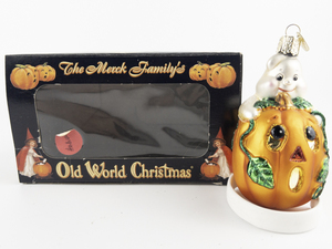 lot 10 image: OLD WORLD CHRISTMAS Pumpkin And Ghost Ornament #26012