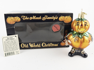 lot 11 image: OLD WORLD CHRISTMAS The Glass Jack O Lantern Ornament #26003