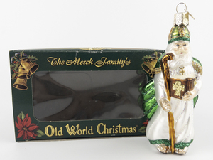lot 34 image: OLD WORLD CHRISTMAS St Patrick Ornament #24037