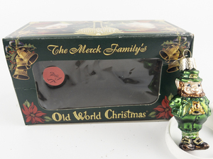 lot 43 image: OLD WORLD CHRISTMAS Leprechaun Ornament #24018