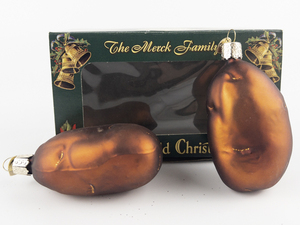 lot 46 image: Pair of OLD WORLD CHRISTMAS Potato Ornament #28024