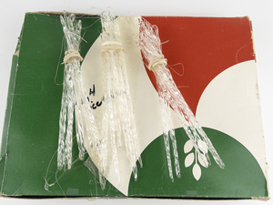 lot 82 image: Set of 20 DAYTONS Vintage Glass IciclesSome tips have broken
