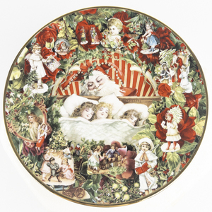 lot 104 image: Victorian Christmas Memories Plate Collection THE HAMILTON COLLECTION With Visions Of Sugar Plums 8 12in Plate #Serial #2160B 1993
