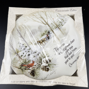 lot 115 image: AMERICAN GREETINGS Winterscene Series by Robert Laessig In original packaging (1974)