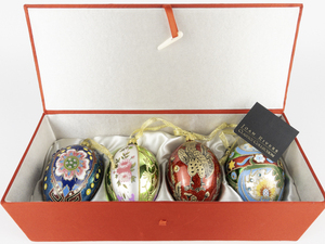lot 120 image: Box Set of 4 JOAN RIVERS CLASSICS COLLECTION Christmas Egg Ornaments (Dated 2009 on Hanging Cap)