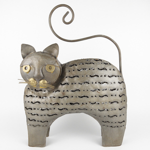 lot 124 image: Brutalist Art Cat Viotive Candle Holder (Candle sits inside cat)