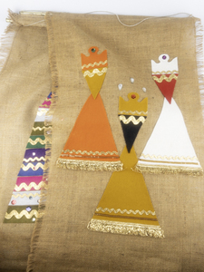 lot 153 image: Set of two Vintage Hanging Burlap Wiseman & Christmas Tree Decor
