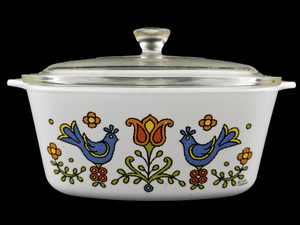 lot 145 image: CORNING Country Festival 1.5qt Square Casserole with Lid
