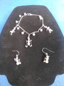 New .925 Silver and Pearl Snowman Bracelet and Earrings