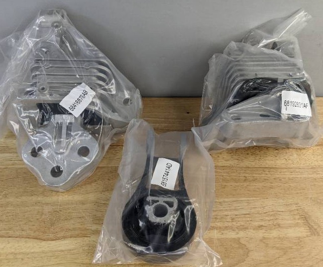 lot 43A image: New DOFOCH Engine Motor &Transmission Mount Set Replacement for Jeep CherokeeChrysler 200 S