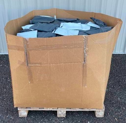 lot 8 image: Brand New 650 Piece MYSTERY Clothing Pallet - Resellers Dream W