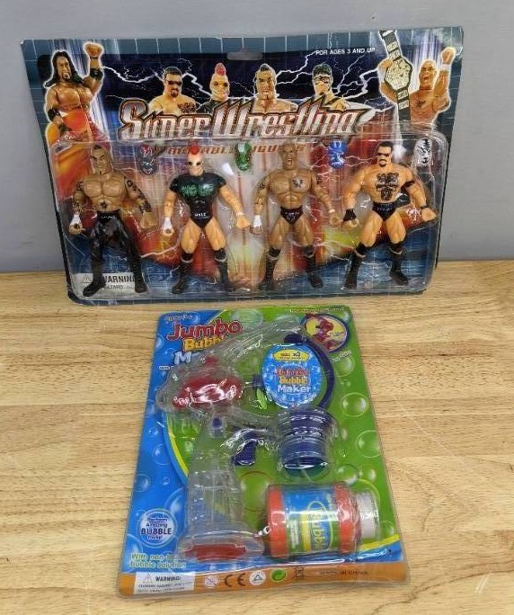 lot 150A image: New Super Wrestling 4 Moveable Action Figures and Jumbo Bubble Maker N