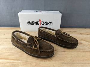lot 146K image: New Minnetonka Moccasin Pile Lined Hardsole Mens 8 Chocolate N