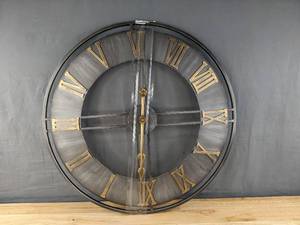 lot 185 image: New Classic Wall Clock B