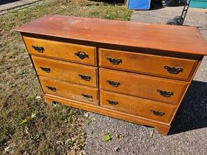 lot 100 image: Six Drawer Oak Bedroom Shop Desser