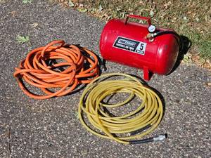 lot 68 image: 5 Gallon Portable Air Tank