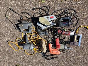lot 73 image: Corded Power Tool Bundle B