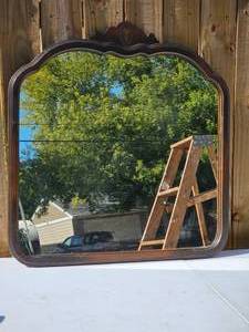 lot 103 image: Antique Chippendale Vanity Mirror