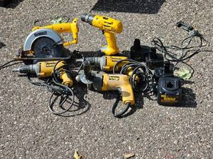 lot 71 image: DeWalt Power Tool Group