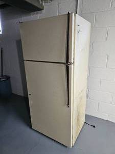 lot 85 image: Kenmore 14 Cu. Ft, Refrigerator Freezer