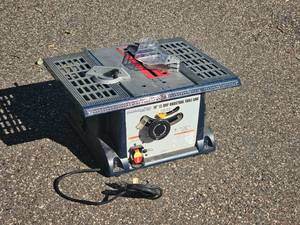lot 64 image: Chicago Electric 10 Table Saw