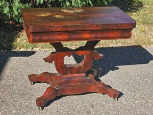 lot 35 image: Antique Mahogany American Empire Game Table