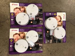 Lot of Kidde 10-Year Worry Free Smoke & Carbon Monoxide Detector, Lithium Battery Powered with Voice Alarm, 2-Pack   Customer Returns See Pictures