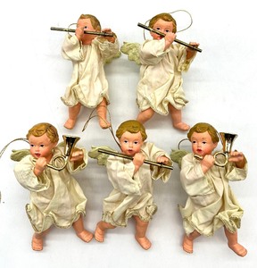 lot 78 image: Set of Five DEPARTMENT 56 - CHERUB ORNAMENTS with Flutes and Horns