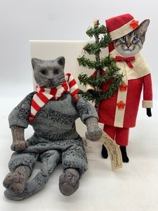 lot 57 image: PETIGREES by Karen Tandy - Tiger Gray Cat Bean Bag Collectible with Tags & Cat with Tree