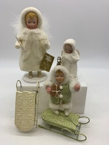 lot 20 image: Vintage DEPT 56 Snow Angels  Children, Set of 3 with 2 Ornament Sleds