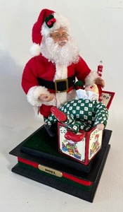 lot 102 image: HOLIDAY CREATIONS Musical Santa Diorama