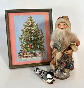lot 104 image: BETHANY LOWE Designs Figurine, Framed Christmas Tree and Bird