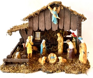 lot 118 image: Hand Decorated Light Up and Music Playing NATIVITY SET in Wooden Stable with Box