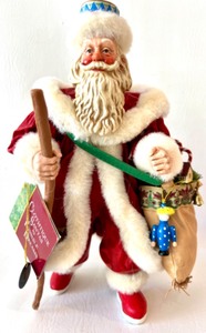 lot 121 image: CLOTHTIQUES by POSSIBLE DREAMS Collectable Vintage A Long Trip Santa Figure with Box