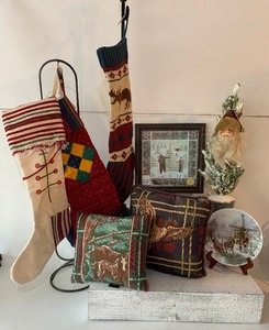 lot 283 image: Country Home CHRISTMAS Decor