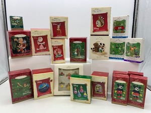 lot 313 image: Vintage HALLMARK KEEPSAKE Ornaments - Disney
