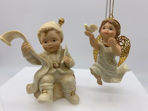 lot 316 image: Pair Vintage LENOX CHINA Figurines, 1 LE