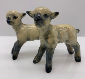 lot 318 image: Pair Vintage BESWICK Lamb Figurines