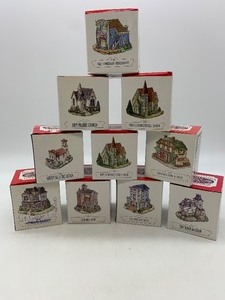 lot 181 image: Set of 10 Mini LIBERTY FALLS The Americana Collection Houses
