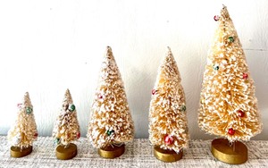 lot 231 image: Vintage Cream Bottle Brush Holiday Trees - QTY 5