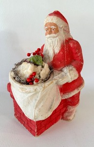 lot 216 image: Vintage Antique SCOTLAND Paper Mache Santa Candy Container