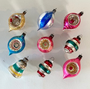 lot 223 image: Vintage Glass Ornaments including SHINY BRITE UFOs and REFLECTORS - QTY 9